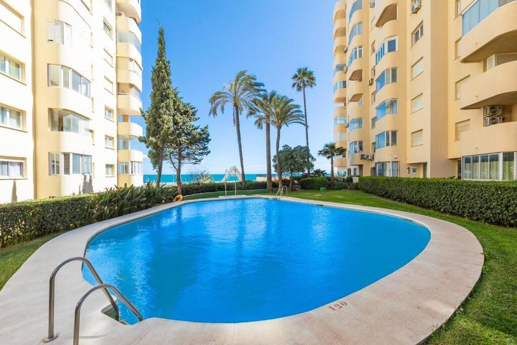 Seaview Estepona Marine Port With Pools Экстерьер фото